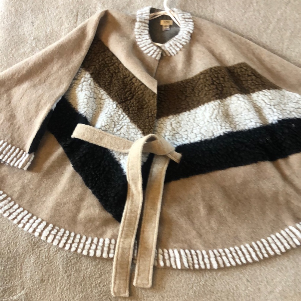 Womens cape. One size